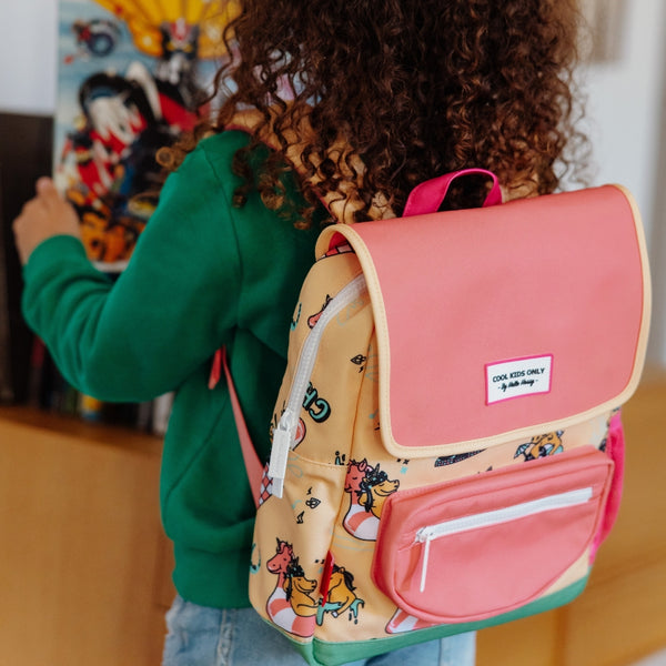 MOCHILA GRANDE QUADRADA HELLO HOSSY