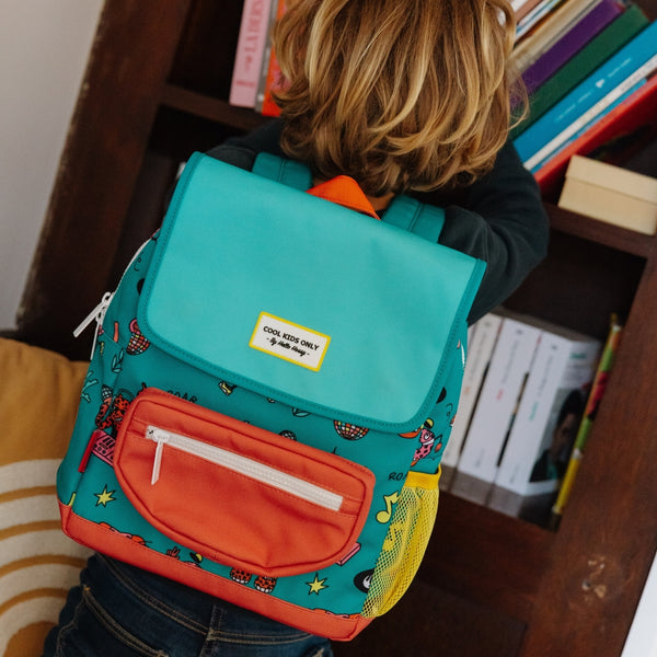 Mochila Pequena Quadrada Hello Hossy em poliéster reciclado, impermeável, com compartimento para cadernos A4, bolso para garrafa de água, alças acolchoadas e capacidade de 7,3 L para crianças dos 2 aos 5 anos. Disco Roar