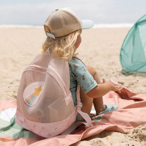 Mochila de Praia Monnëka impermeável e ventilada para crianças, ideal para transportar toalhas, brinquedos e acessórios de praia ou piscina.