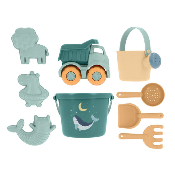 Conjunto de Praia Monnëka 2026 com 9 peças, incluindo balde, camião, regador, pá, ancinho, colher e moldes para brincar na areia. Whale tale