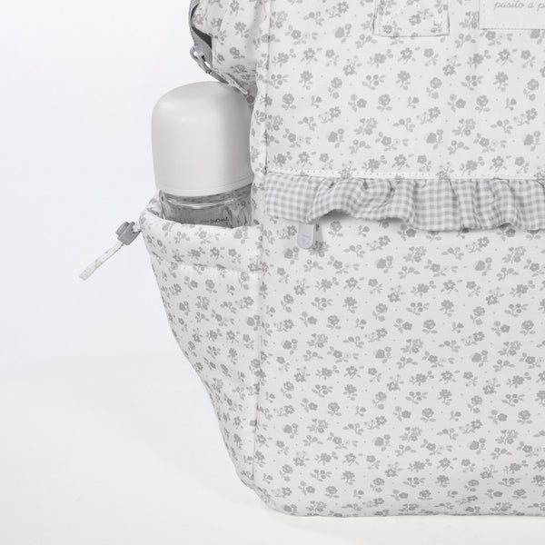 Mochila de maternidade da pasito a pasito coleção little bloom na cor flowers grey
