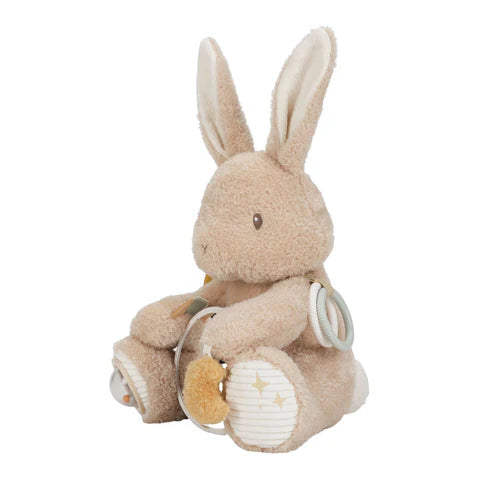 Peluche de Atividades para bebé em materiais suaves e macios, com diferentes elementos para explorar durante os momentos de brincadeira e descoberta. Baby Bunny