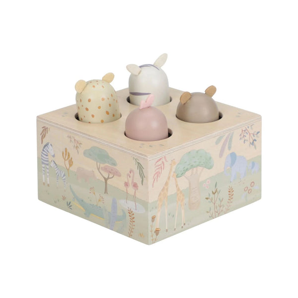 Brinquedo Pop Up Safari Friends em madeira, com animais que saltam ao pressionar, desenvolvido para estimular a coordenação motora e a descoberta.