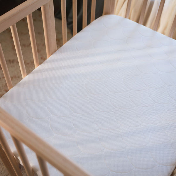 Berço Stokke® Nighti™ Mini em madeira de faia para recém-nascido cor natural