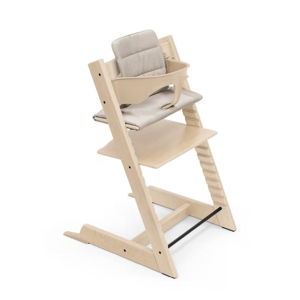 Almofada Stokke Tripp Trapp Cushion em poliéster 100% reciclado, repelente à água e antiderrapante, compatível com todas as cadeiras Tripp Trapp.
Beige