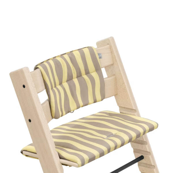 Almofada Stokke Tripp Trapp Cushion em poliéster 100% reciclado, repelente à água e antiderrapante, compatível com todas as cadeiras Tripp Trapp.
Lemon Daze