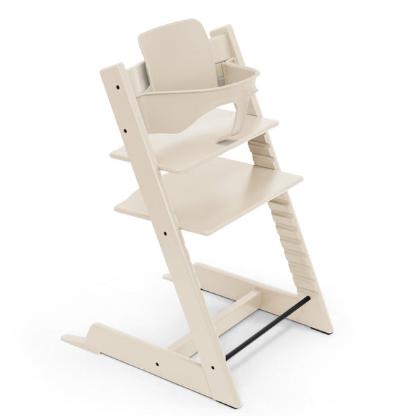 Cadeira evolutiva Stokke Tripp Trapp com Baby Set² para bebé e criança na cor vanilla white
