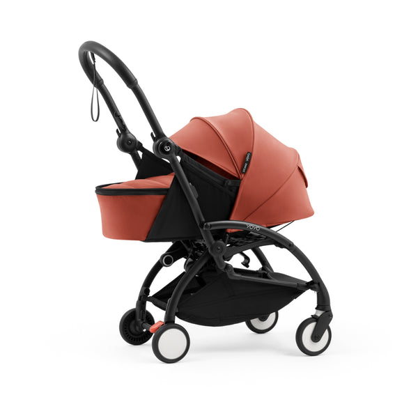 Carrinho Stokke YOYO⁵ + Ninho desde o nascimento, com posição totalmente deitada, dobragem ultracompacta com uma mão, suspensão nas quatro rodas e conjunto de assento incluído.
Berry