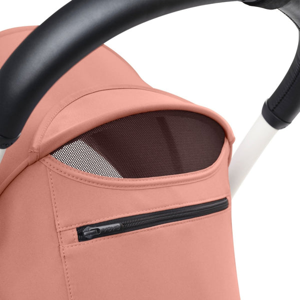 Carrinho Stokke YOYO³ compacto e ultraleve ideal para viagens e cabine de avião estrutura preta cor ginger