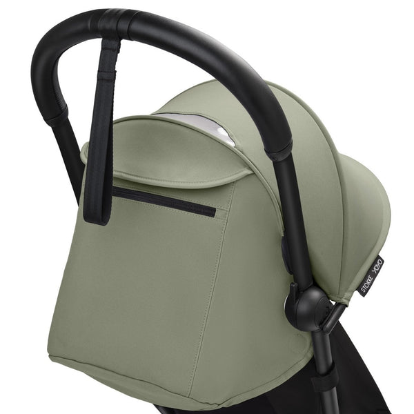 Carrinho Stokke YOYO³ compacto e ultraleve ideal para viagens e cabine de avião estrutura preta cor olive