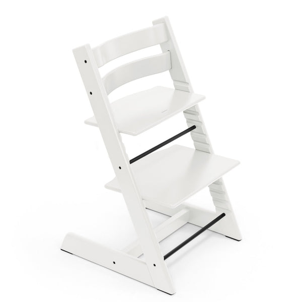 Cadeira Tripp Trapp® com Baby Set² e Newborn Set da Stokke®, solução evolutiva desde o nascimento que acompanha o crescimento da criança até à infância. Beech White