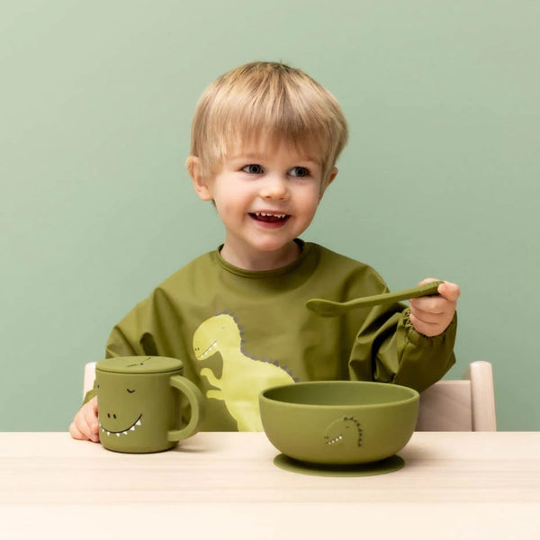 Tigela infantil em 100% silicone com base de ventosa, resistente a quedas e pensada para promover maior autonomia durante as refeições.
Mr Dino