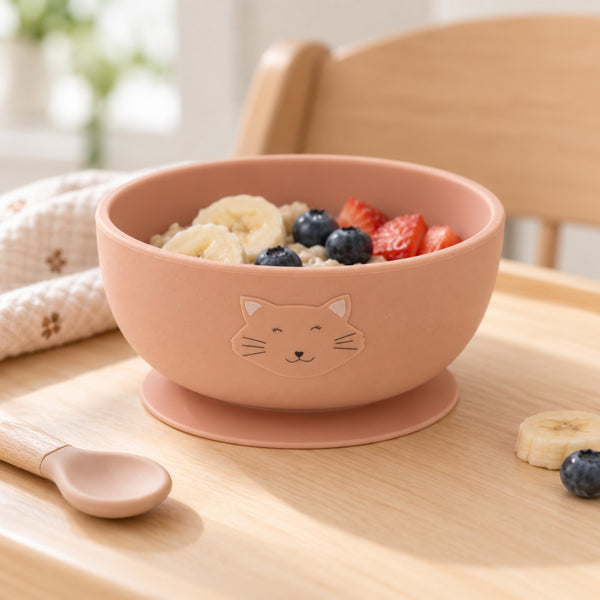 Tigela infantil em 100% silicone com base de ventosa, resistente a quedas e pensada para promover maior autonomia durante as refeições.
Mrs Cat