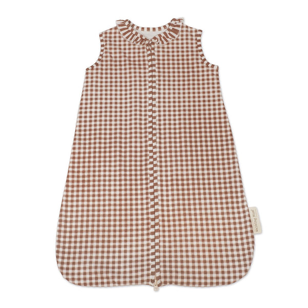 Saco de Dormir de Verão Praliné Walking Mum em 100% algodão TOG 0.5, ideal para proporcionar noites frescas, confortáveis e seguras ao bebé durante o verão. Vermelho.