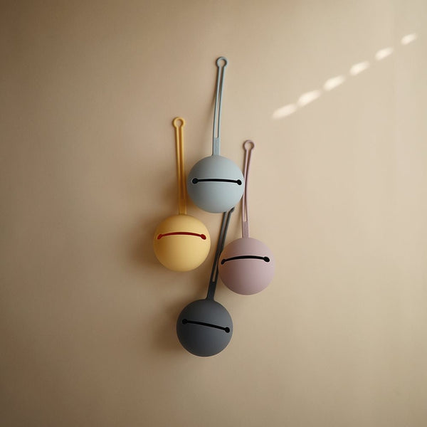 PORTA CHUPETAS MUSHIE