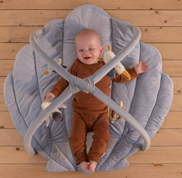 GINÁSIO DE ATIVIDADES COM TAPETE