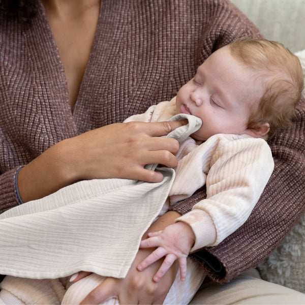 CAPA DE AMAMENTAÇÃO DOOMOO