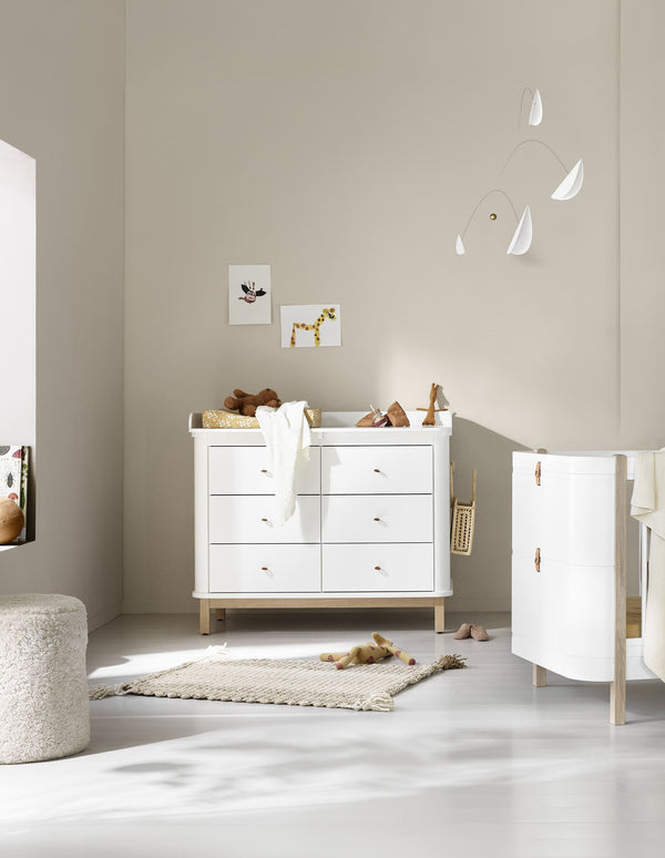 OLIVER FURNITURE CÓMODA WOOD 6 GAVETAS COM TROCADOR GRANDE