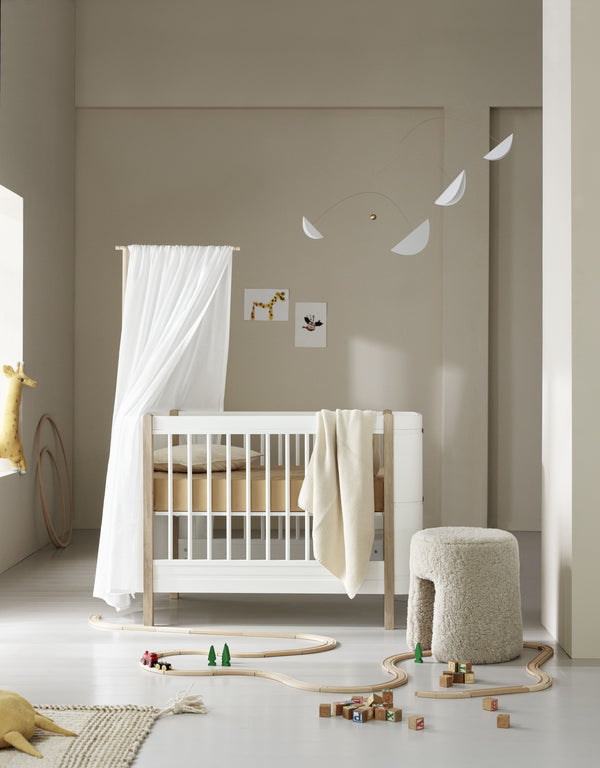 OLIVER FURNITURE CAMA DE GRADES WOOD MINI+ (INCLUI KIT 0-9 ANOS)