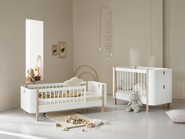 OLIVER FURNITURE CAMA DE GRADES WOOD MINI+ (INCLUI KIT 0-9 ANOS)