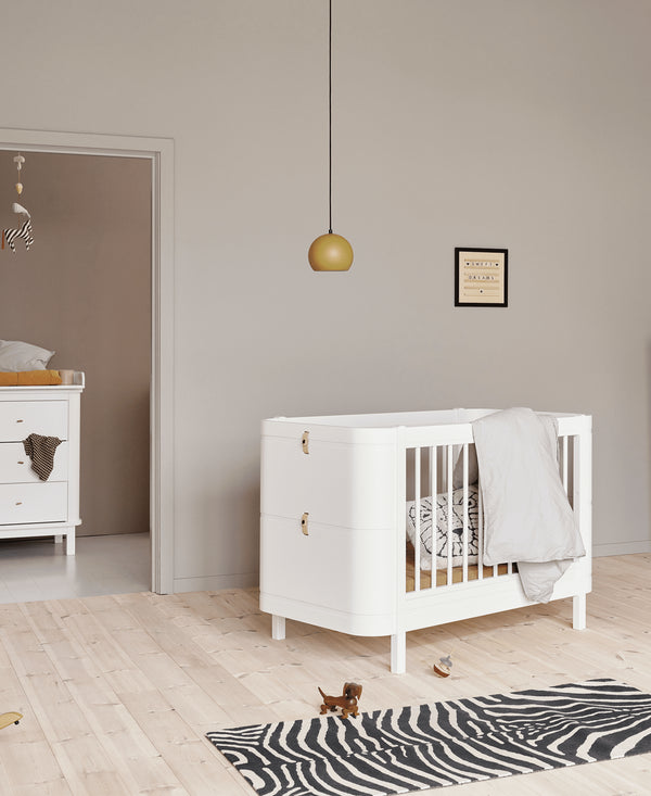 OLIVER FURNITURE CAMA DE GRADES WOOD MINI+ (INCLUI KIT 0-9 ANOS)