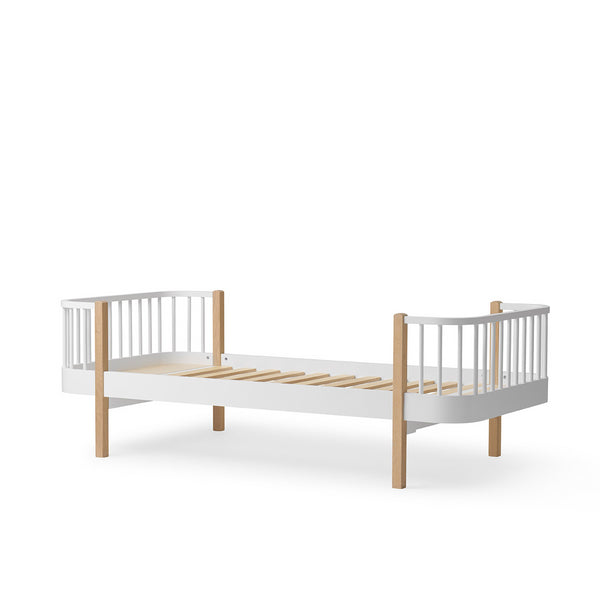 OLIVER FURNITURE CAMA WOOD