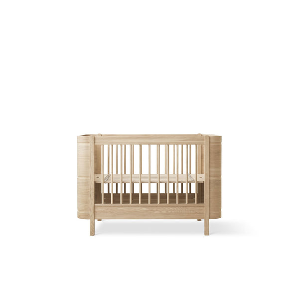 OLIVER FURNITURE CAMA DE GRADES WOOD MINI+ (INCLUI KIT 0-9 ANOS)
