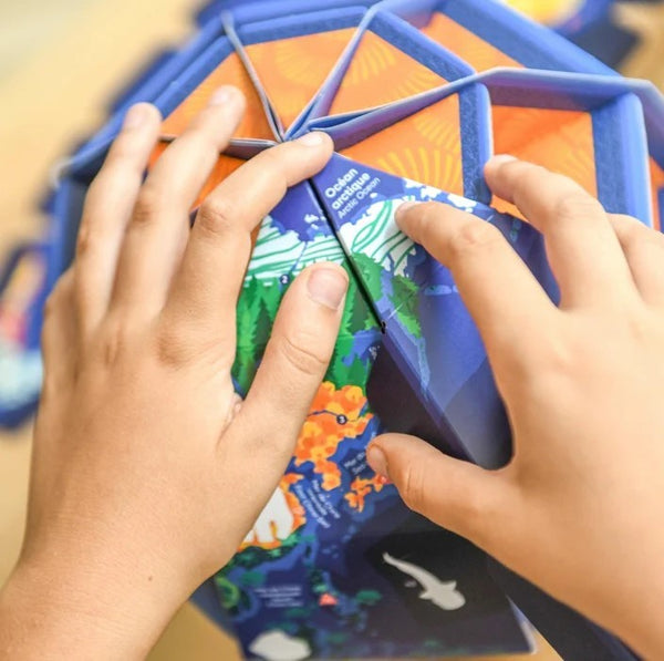 POPPIK 3D GLOBE + STICKERS