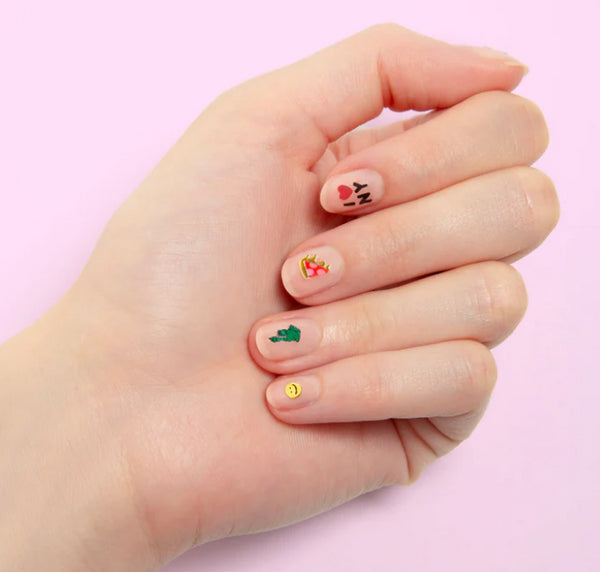 120 AUTOCOLANTES DE UNHAS OMY