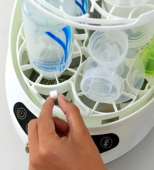 MÁQUINA DE LAVAR, ESTERILIZAR E SECAR BIBERÕES BABYBREZZA