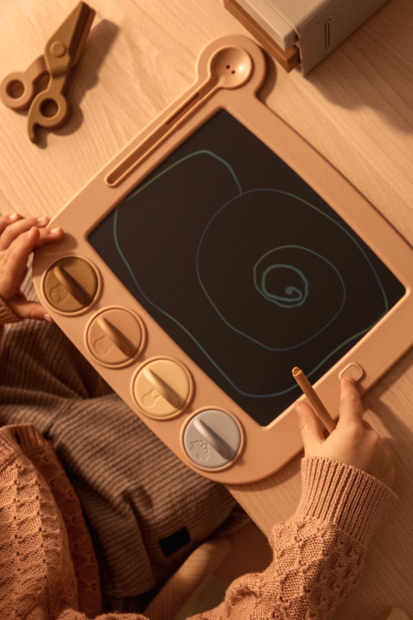 TABLET MÁGICO COM CARIMBOS