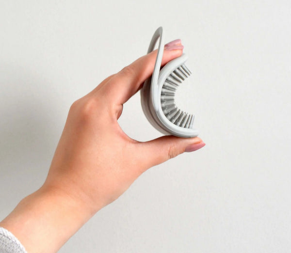 ESCOVA PARA CROSTA LÁTEA SHNUGGLE