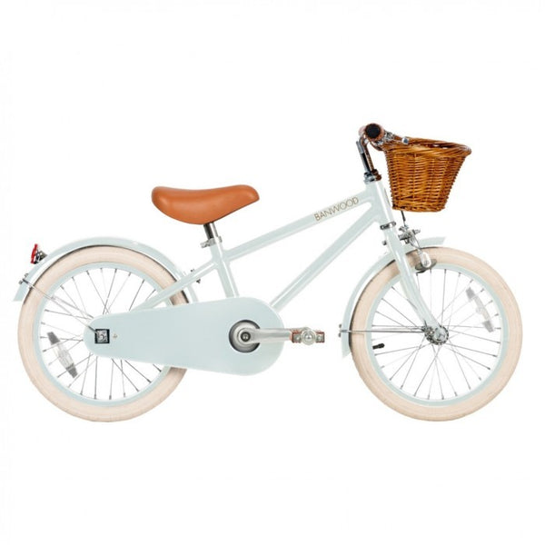 BICICLETA COM PEDAIS