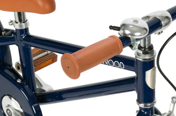 BICICLETA COM PEDAIS