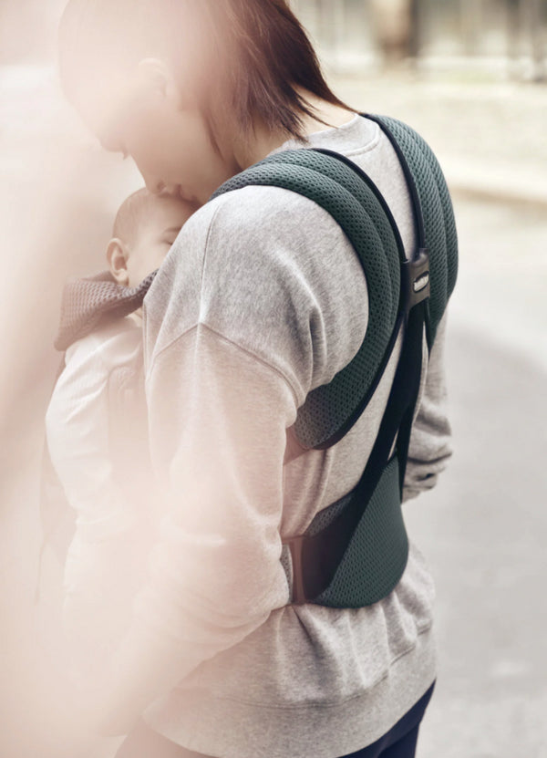 Babyjorn baby carrier move frontal sage green 3D mesh