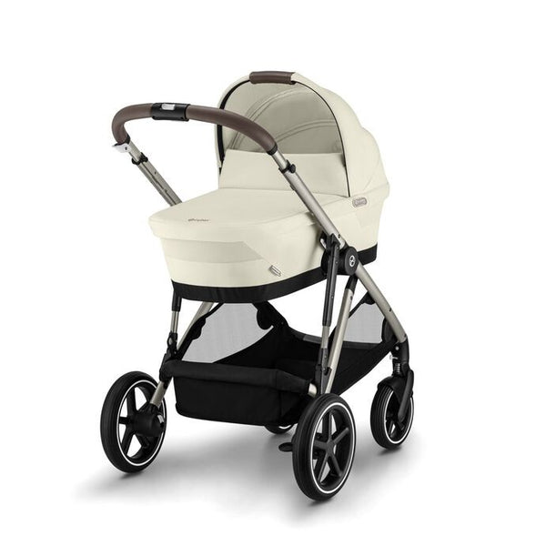 Alcofa CYBEX GAZELLE S compatível com os carrinhos Gazelle S e e-Gazelle S, com colchão em espuma macia, interior espaçoso, pega de transporte e capota solar XXL com proteção UPF 50+ para bebés desde o nascimento até aos 9 kg. Seashell Beige