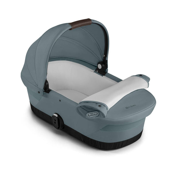 Alcofa CYBEX GAZELLE S compatível com os carrinhos Gazelle S e e-Gazelle S, com colchão em espuma macia, interior espaçoso, pega de transporte e capota solar XXL com proteção UPF 50+ para bebés desde o nascimento até aos 9 kg. Stormy Blue