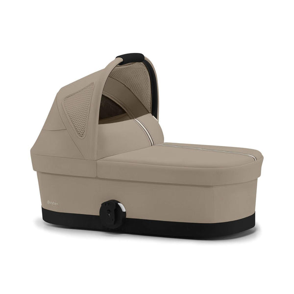 Alcofa CYBEX S compatível com os carrinhos Eezy S, Balios S Lux, Talos S Lux e Avi Spin, com colchão em espuma macia, capota extensível com proteção UPF 50+, ventilação integrada e pega de transporte para bebés desde o nascimento até aos 9 kg. Almond Beige