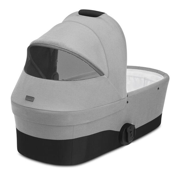 Alcofa CYBEX S compatível com os carrinhos Eezy S, Balios S Lux, Talos S Lux e Avi Spin, com colchão em espuma macia, capota extensível com proteção UPF 50+, ventilação integrada e pega de transporte para bebés desde o nascimento até aos 9 kg. Fog Grey