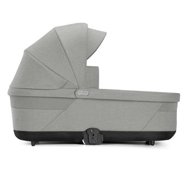 Alcofa CYBEX S LUX compatível com os carrinhos Balios S Lux e Talos S Lux, com colchão em espuma macia, capota solar XXL UPF 50+, ventilação integrada e pega de transporte para bebés desde o nascimento até aos 9 kg. Stone Grey