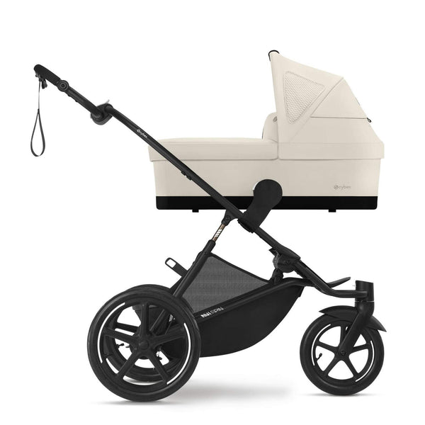 Alcofa CYBEX S compatível com os carrinhos Eezy S, Balios S Lux, Talos S Lux e Avi Spin, com colchão em espuma macia, capota extensível com proteção UPF 50+, ventilação integrada e pega de transporte para bebés desde o nascimento até aos 9 kg. Seashell Beige