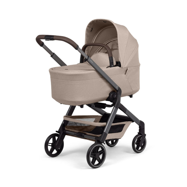 Alcofa JOOLZ HUB 2 compatível com o carrinho Joolz Hub 2, com colchão respirável de 77 cm, sistema de ventilação integrado e capota solar extensível para bebés desde o nascimento até aos 9 kg. Sandy Taupe