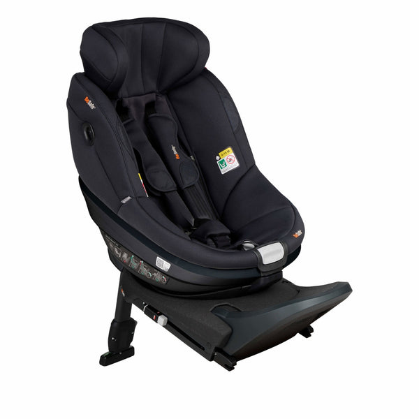 Cadeira auto BeSafe Beyond² 360 dos 61 aos 125 cm com rotação 360°, proteção SIP+, Universal Level Technology e espaço para pernas ajustável. Black Softbreeze