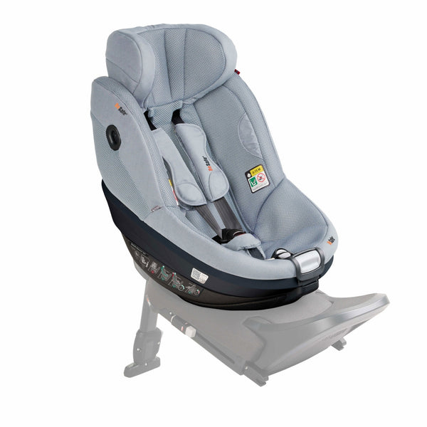 Cadeira auto BeSafe Beyond² 360 dos 61 aos 125 cm com rotação 360°, proteção SIP+, Universal Level Technology e espaço para pernas ajustável. Peak Mesh