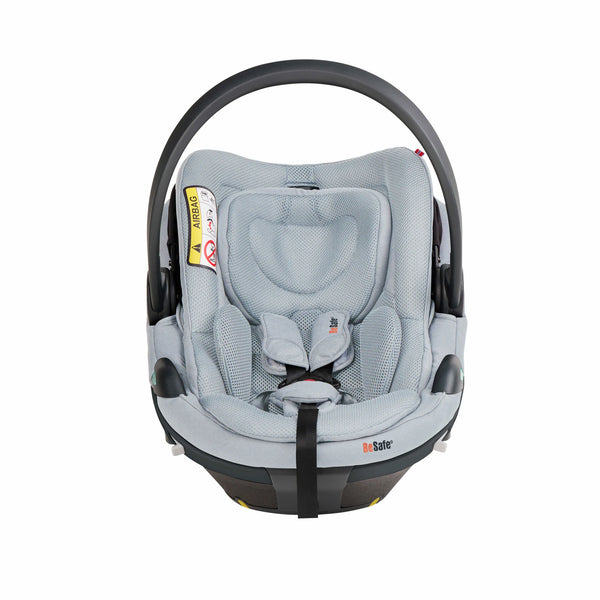 Cadeira auto MAXI-COSI Coral Slide Pro i-Size ultraleve com apenas 2,5 kg, posição totalmente reclinada, três níveis de reclinação, capota extragrande, tecidos ECO Care e compatível com a Base FamilyFix Slide Pro para bebés dos 0 aos 13 kg. Peak Mesh