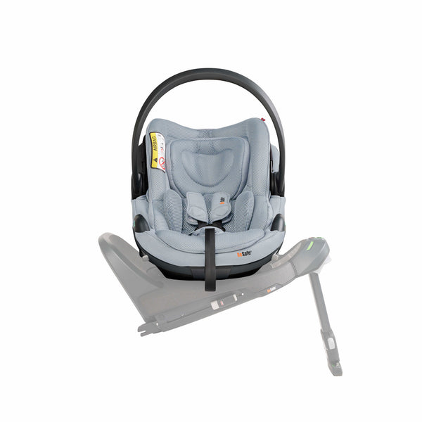 Cadeira auto MAXI-COSI Coral Slide Pro i-Size ultraleve com apenas 2,5 kg, posição totalmente reclinada, três níveis de reclinação, capota extragrande, tecidos ECO Care e compatível com a Base FamilyFix Slide Pro para bebés dos 0 aos 13 kg. Peak Mesh