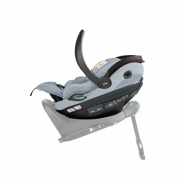 Cadeira auto MAXI-COSI Coral Slide Pro i-Size ultraleve com apenas 2,5 kg, posição totalmente reclinada, três níveis de reclinação, capota extragrande, tecidos ECO Care e compatível com a Base FamilyFix Slide Pro para bebés dos 0 aos 13 kg. Peak Mesh
