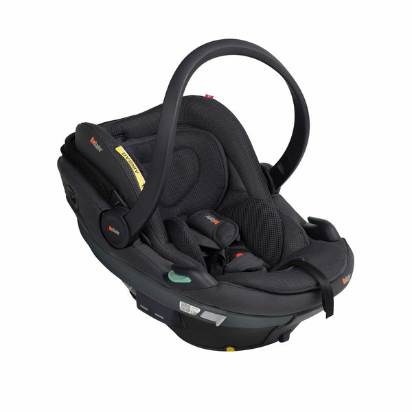 Cadeira auto MAXI-COSI Coral Slide Pro i-Size ultraleve com apenas 2,5 kg, posição totalmente reclinada, três níveis de reclinação, capota extragrande, tecidos ECO Care e compatível com a Base FamilyFix Slide Pro para bebés dos 0 aos 13 kg. Anthracite Mesh