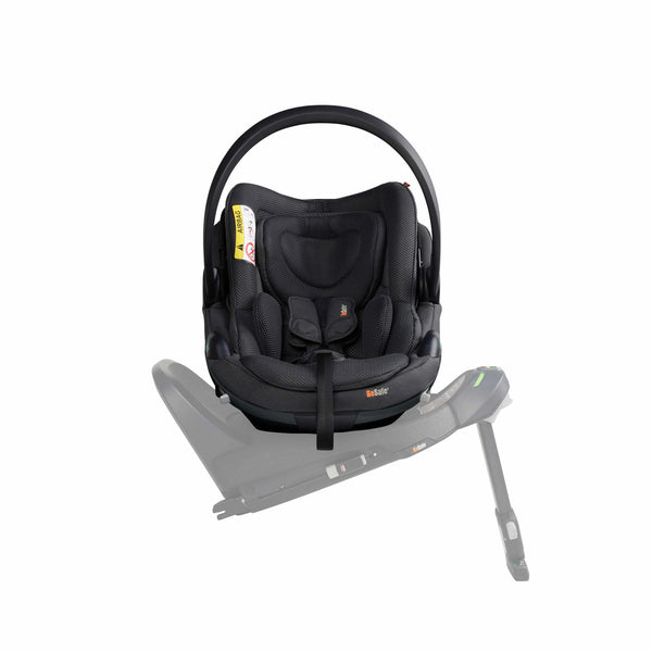 Cadeira auto MAXI-COSI Coral Slide Pro i-Size ultraleve com apenas 2,5 kg, posição totalmente reclinada, três níveis de reclinação, capota extragrande, tecidos ECO Care e compatível com a Base FamilyFix Slide Pro para bebés dos 0 aos 13 kg. Anthracite Mesh