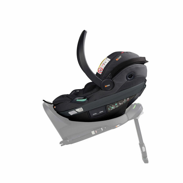 Cadeira auto MAXI-COSI Coral Slide Pro i-Size ultraleve com apenas 2,5 kg, posição totalmente reclinada, três níveis de reclinação, capota extragrande, tecidos ECO Care e compatível com a Base FamilyFix Slide Pro para bebés dos 0 aos 13 kg. Anthracite Mesh